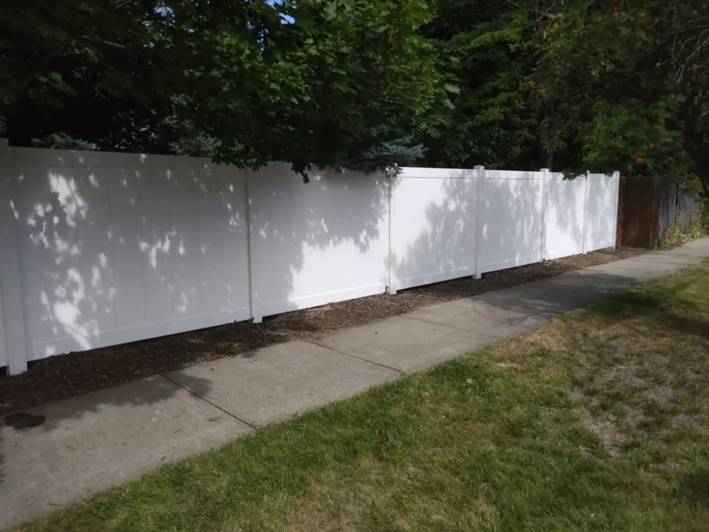 Fence installation by Linares Fencing