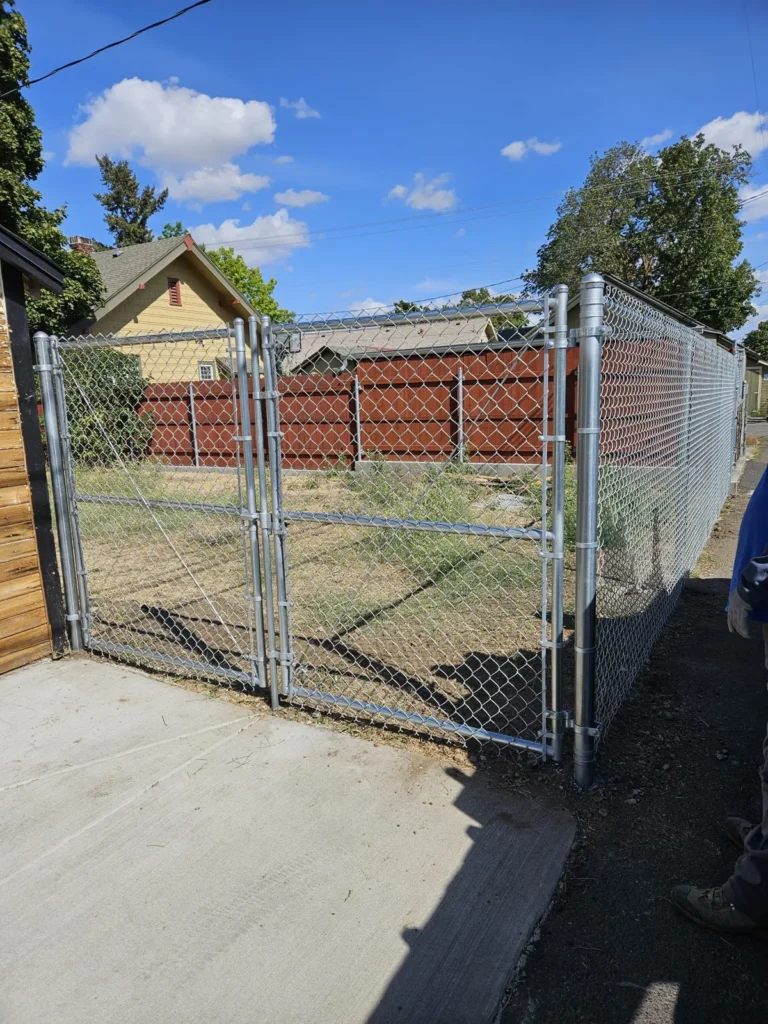 Fence installation by Linares Fencing